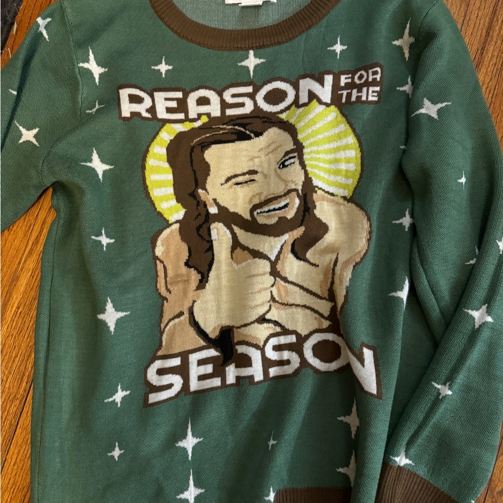 Unisex Christmas sweater size medium.. I know y’all want this..